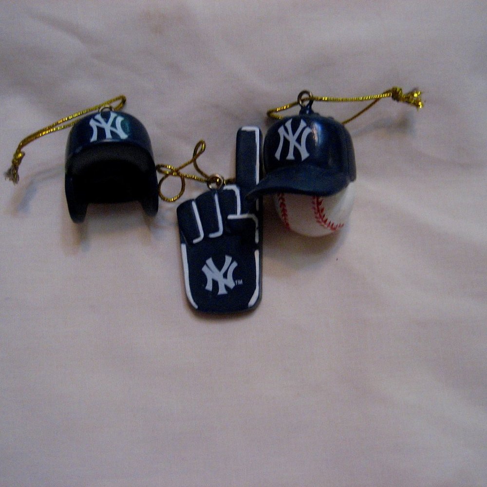 YANKEE BASEBALL ORNAMENTS (3) NOS